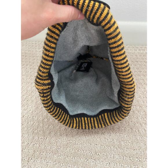 Iowa Hawkeyes New Era Winter Hat/Cuffed Beanie Black/Gray Pom One Size - Picture 4 of 6